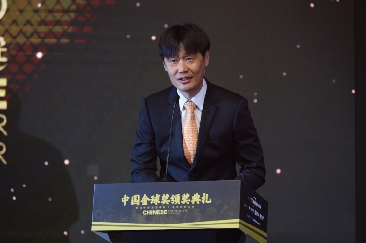 北青：国足战日本不会一味龟缩防守，李霄鹏大概率使用三中卫体系