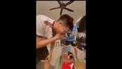 可以说是曼联球迷收到最好的礼物 看看寿星激动成啥样了